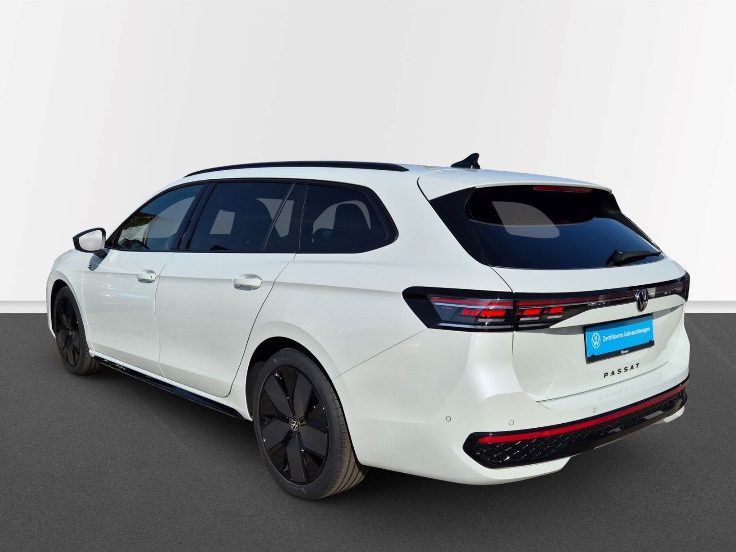 Volkswagen Passat Variant R-Line Black Style 2.0 TDi DSG AH foto 2