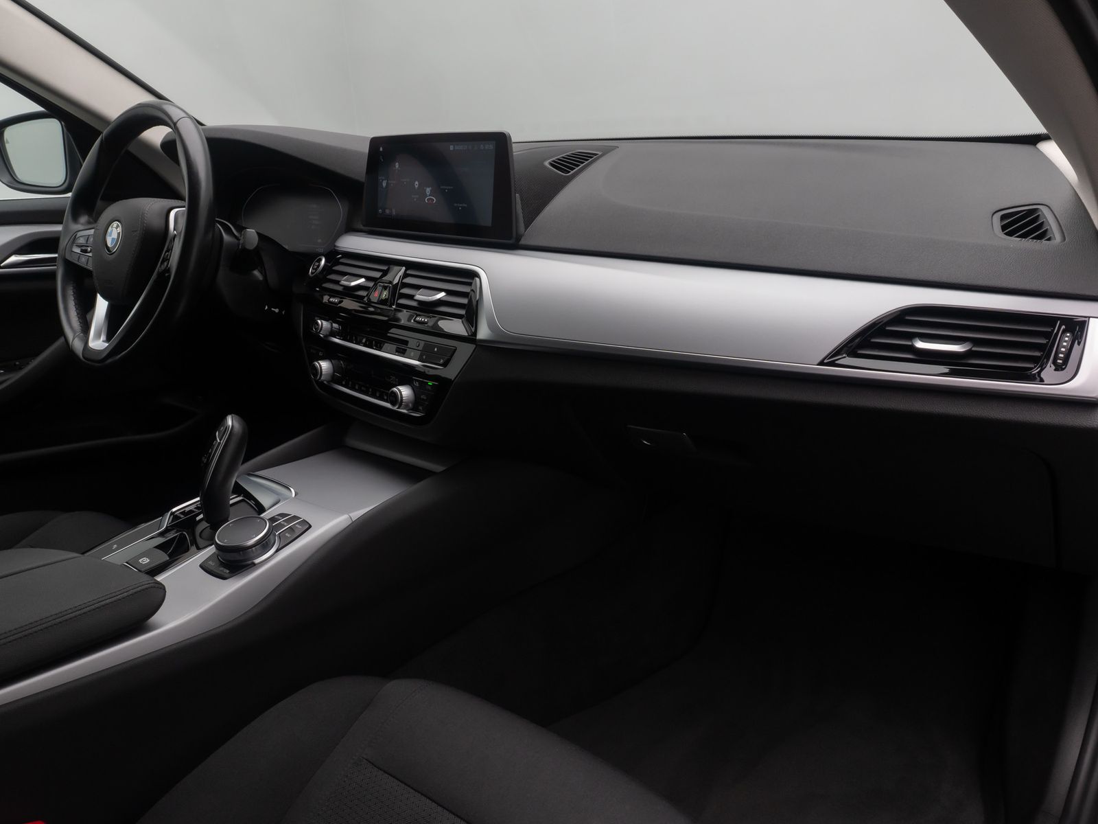 Fahrzeugabbildung BMW 520d Kamera HUD Alarm Geschwindig Sport 18Zoll