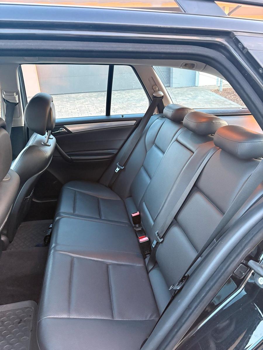 Mercedes-Benz C320 2005 — photo 8