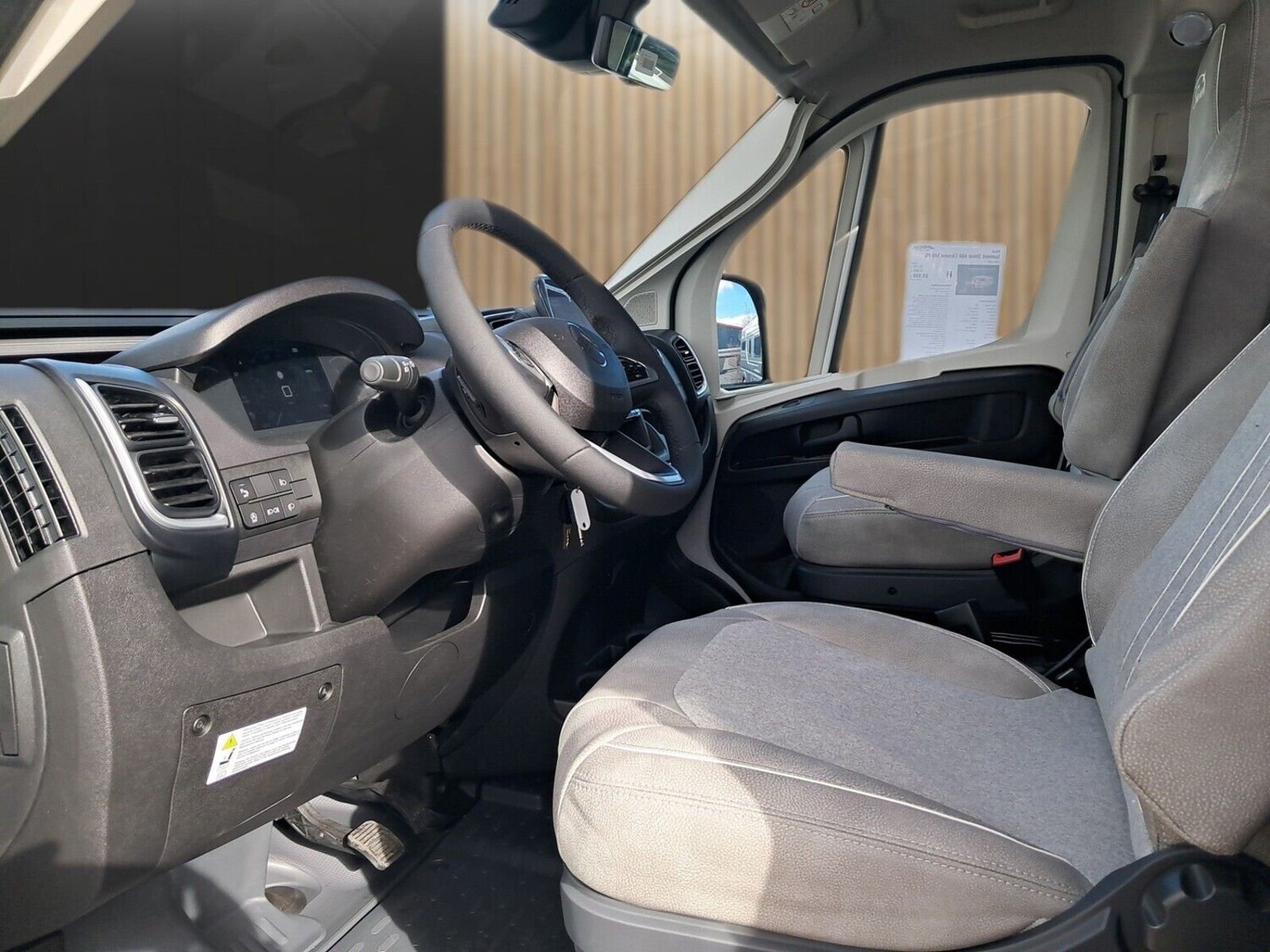 Fahrzeugabbildung Pössl Summit Shine 600 Citroen 140 PS Lithium,Solar