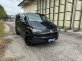 Volkswagen T6.1 Caravelle - blaue Volkswagen T6 Caravelle