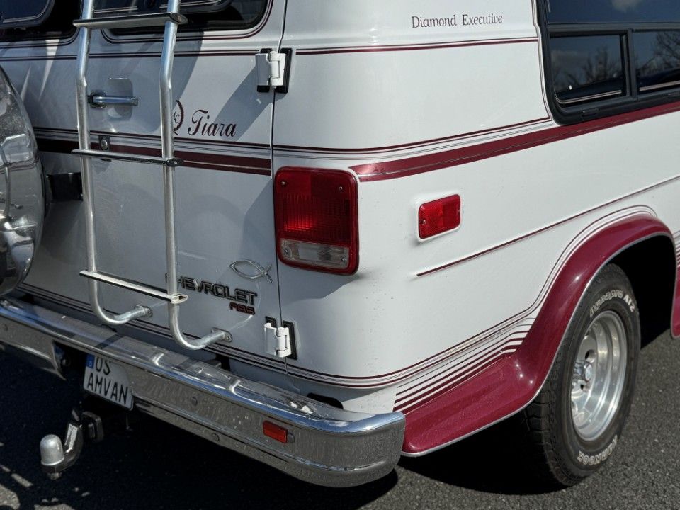 Fahrzeugabbildung Chevrolet Chevy Van G20 5.7 V8 Tiara deutsches Fzg.