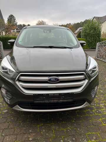 Ford Kuga 1,5 EcoBoost 4x2 110kW Titanium Titanium