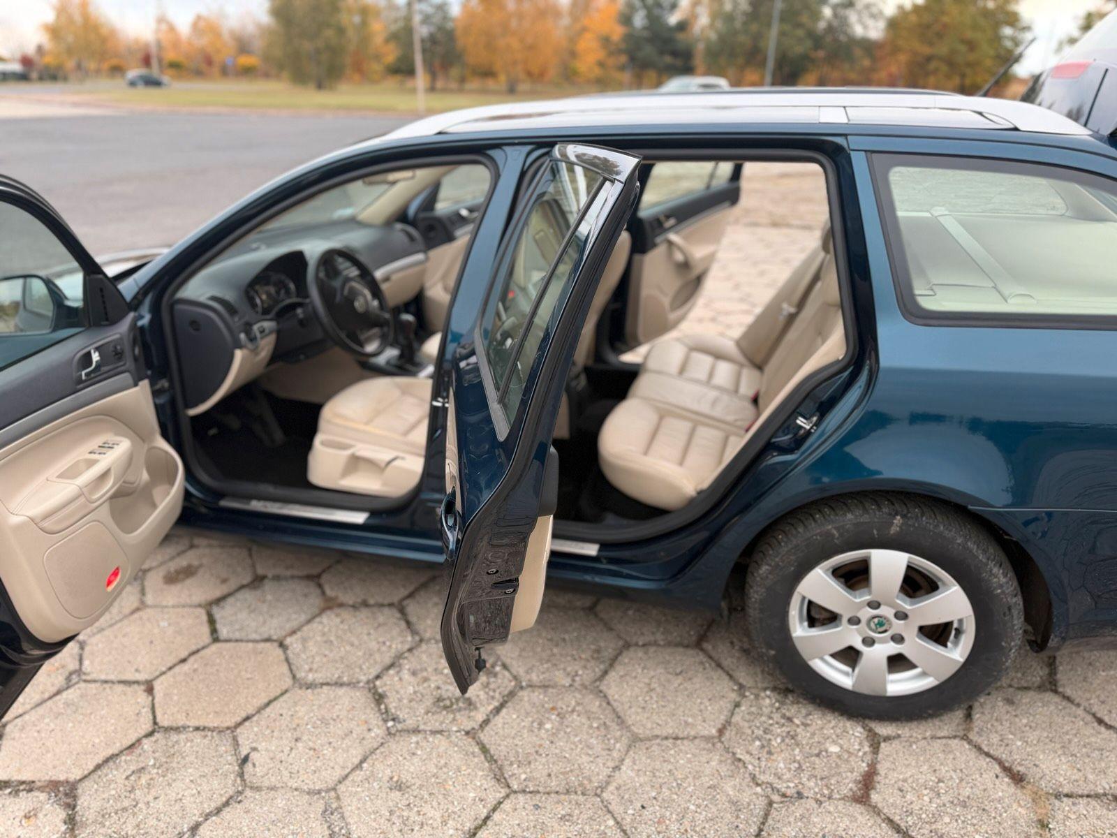 Skoda Octavia 2012 — photo 13