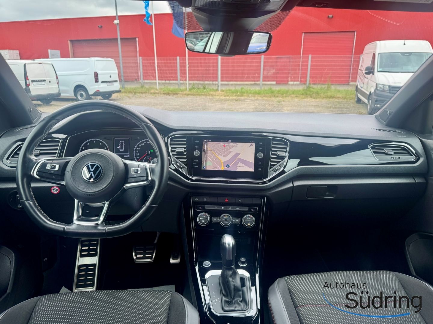 T-Roc 1,5 TSI Sport Black Style DSG AHK beats
