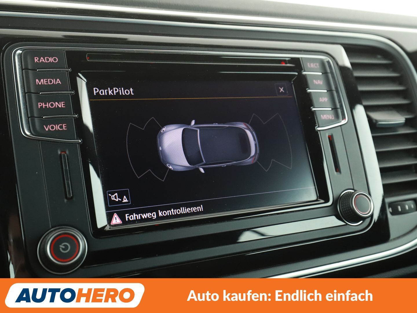 Volkswagen Beetle 1.4 TSI R-Line BMT Aut.*NAV*XENON*TEMPO* foto 23
