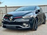 Renault Clio RS Trophy TCe 220 EDC RS Trophy - Renault Clio RS mit Benzin-Antrieb