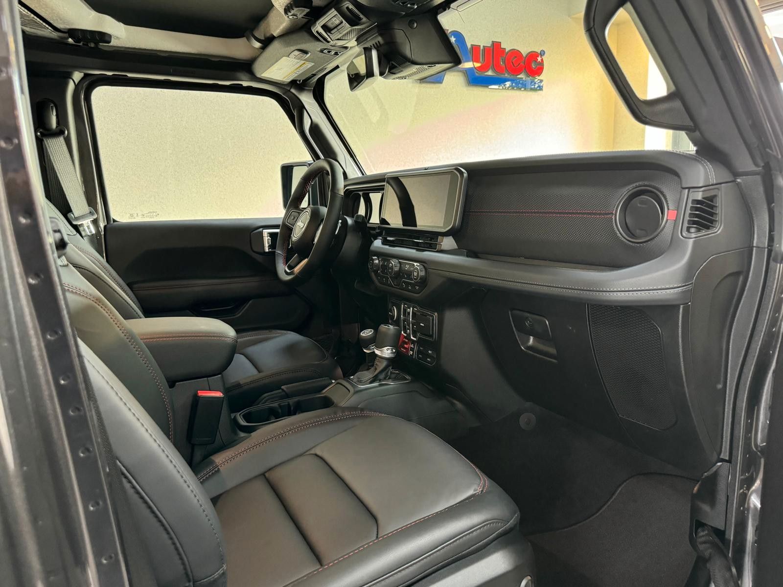 Fahrzeugabbildung Jeep 2026 MOAB 392-6.4L HEMI V8-DUAL TOP
