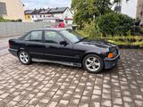 BMW E36 318i mit Gasumbau - BMW 318 mit LPG-Antrieb: Limousine