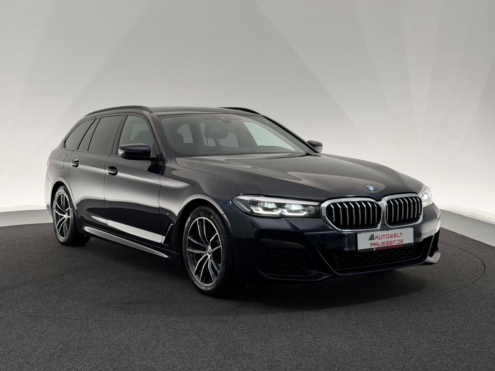 Gebrauchtwagen BMW 520d 520d Touring*M SPORT*LED-AHK-PANO-R.KAM-APP-SHZ in Horb am Neckar