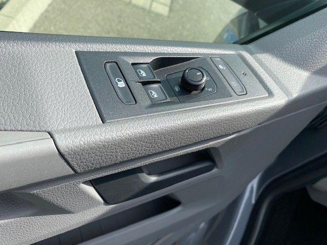 Volkswagen T6.1 Kasten 2.0 TDI DSG L1H1 Navi Kamera Temp...