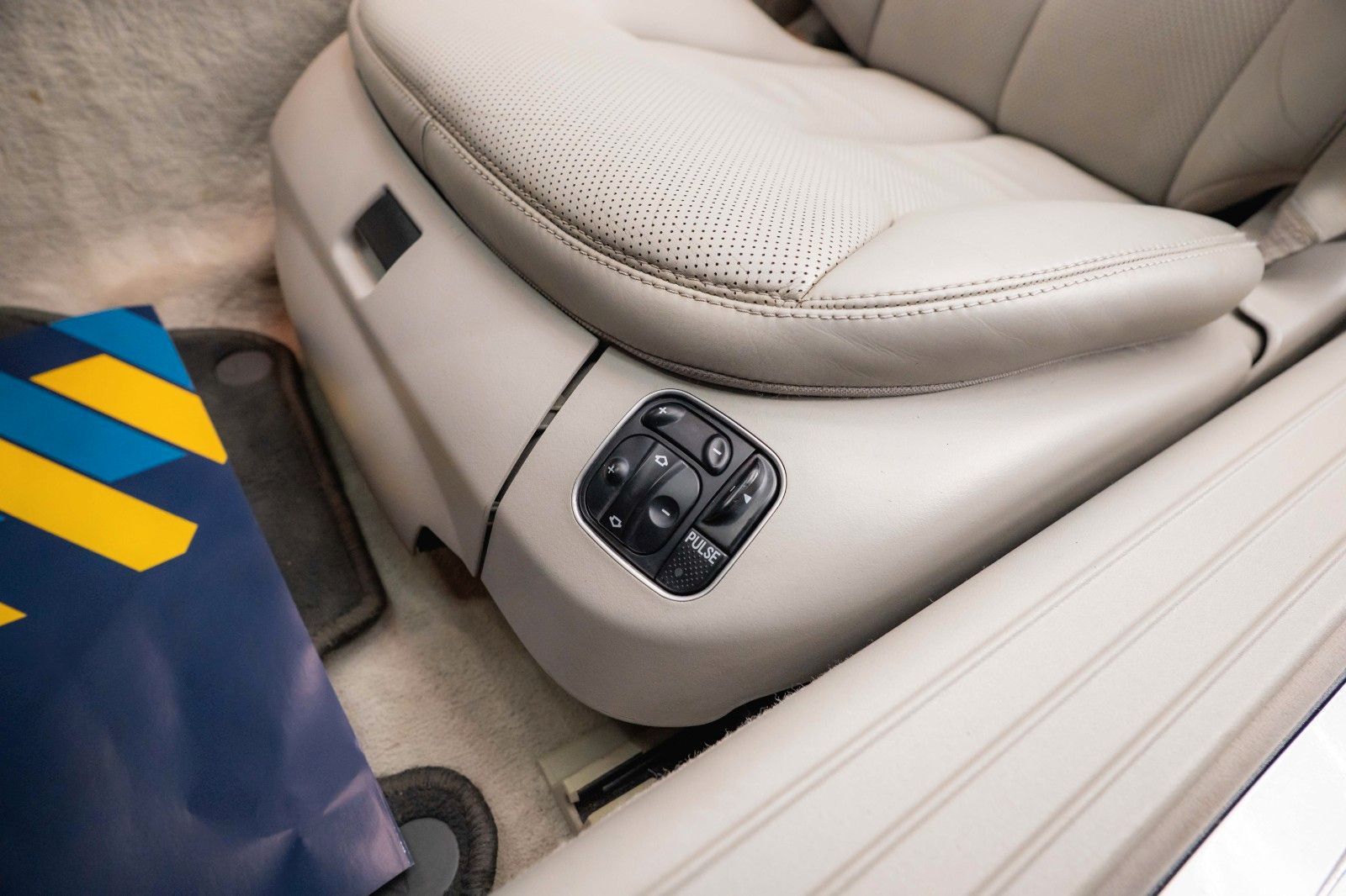 Fahrzeugabbildung Mercedes-Benz SL 500 AMG Paket *Facelift*ABC Sport*TÜV NEU*