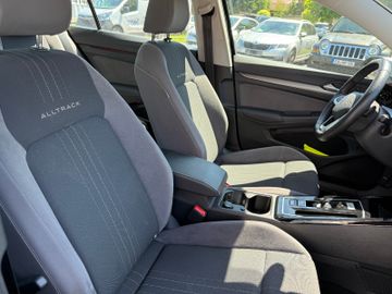 Volkswagen Golf VIII Variant Alltrack 4Motion+AHK+LED+Navi+