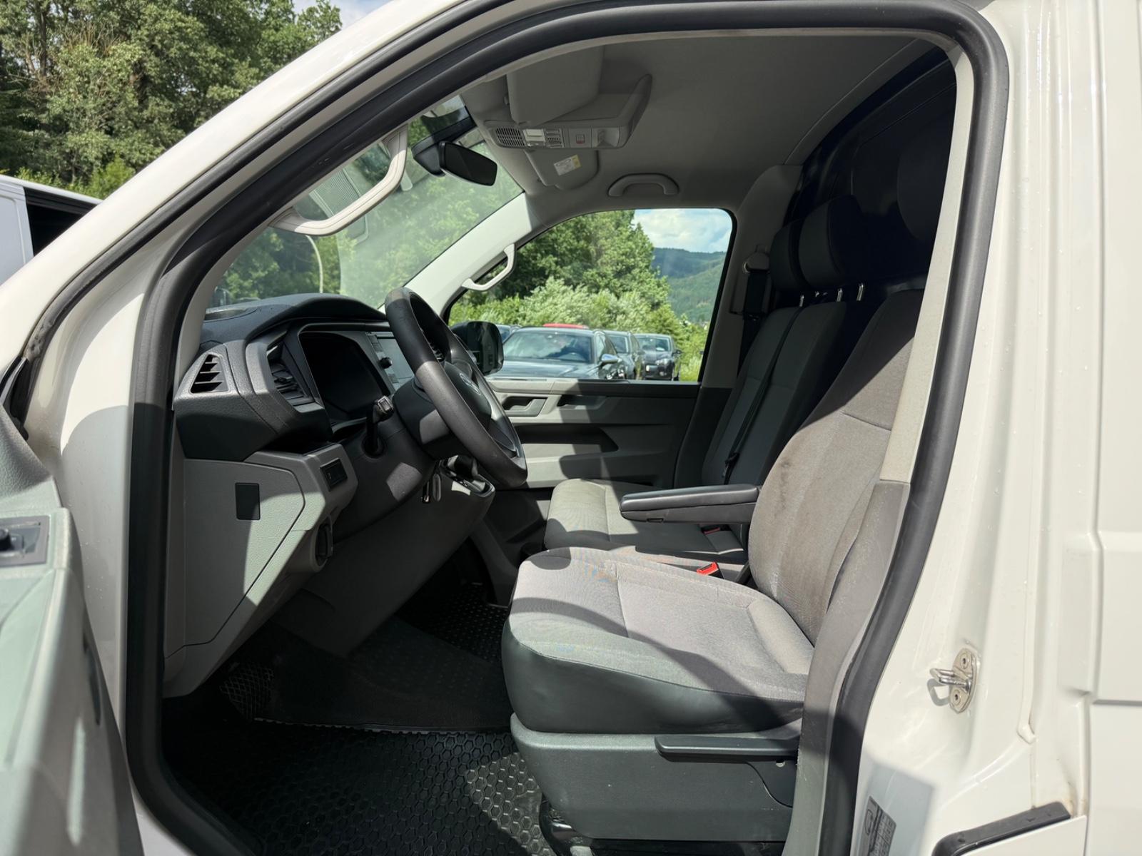 Volkswagen T6.1 Transporter 4MOTION *DSG *3Sitze *APP *AHK