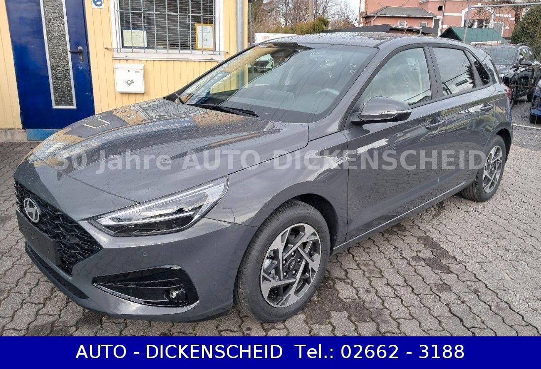 Hyundai i30 GO-KLIMAAUTO-SHZ-LHZ-LED-NAVI-PDC v+h-Kamera
