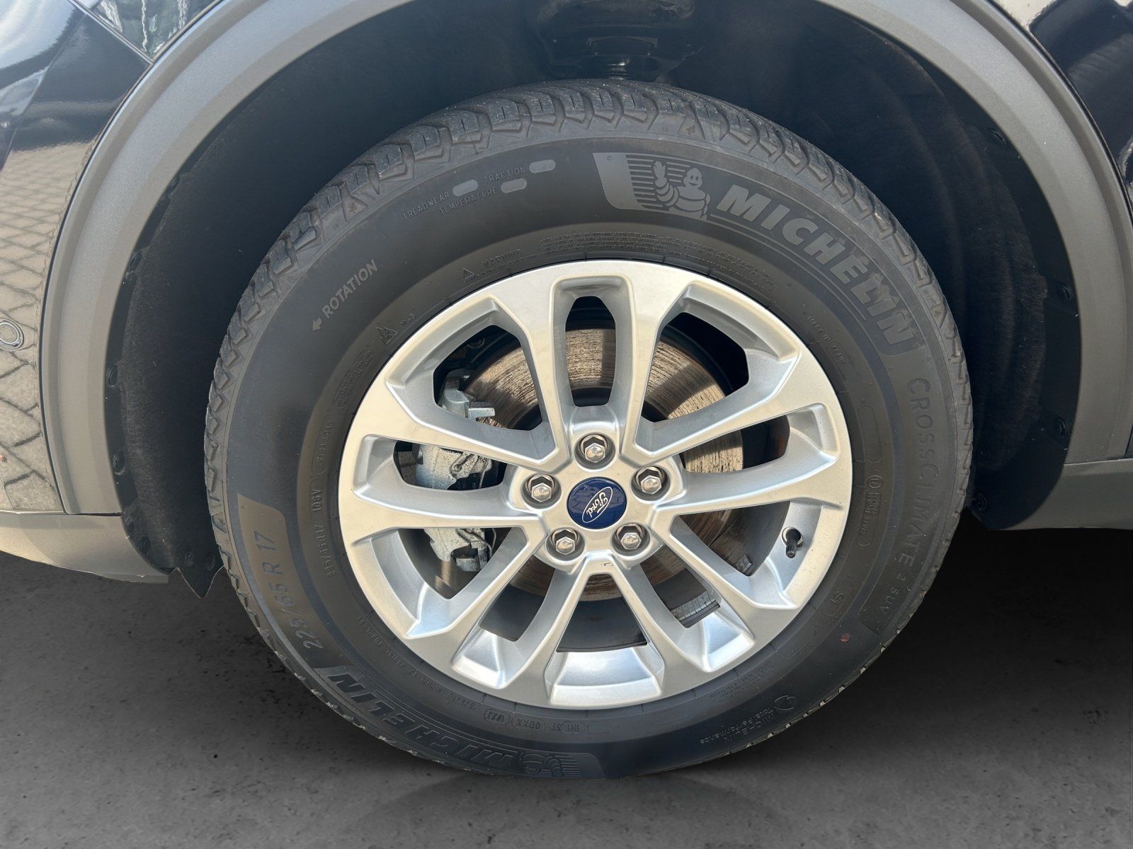 Fahrzeugabbildung Ford Kuga Titanium FHEV GJR Winter Pa NAVI PDC Kamera