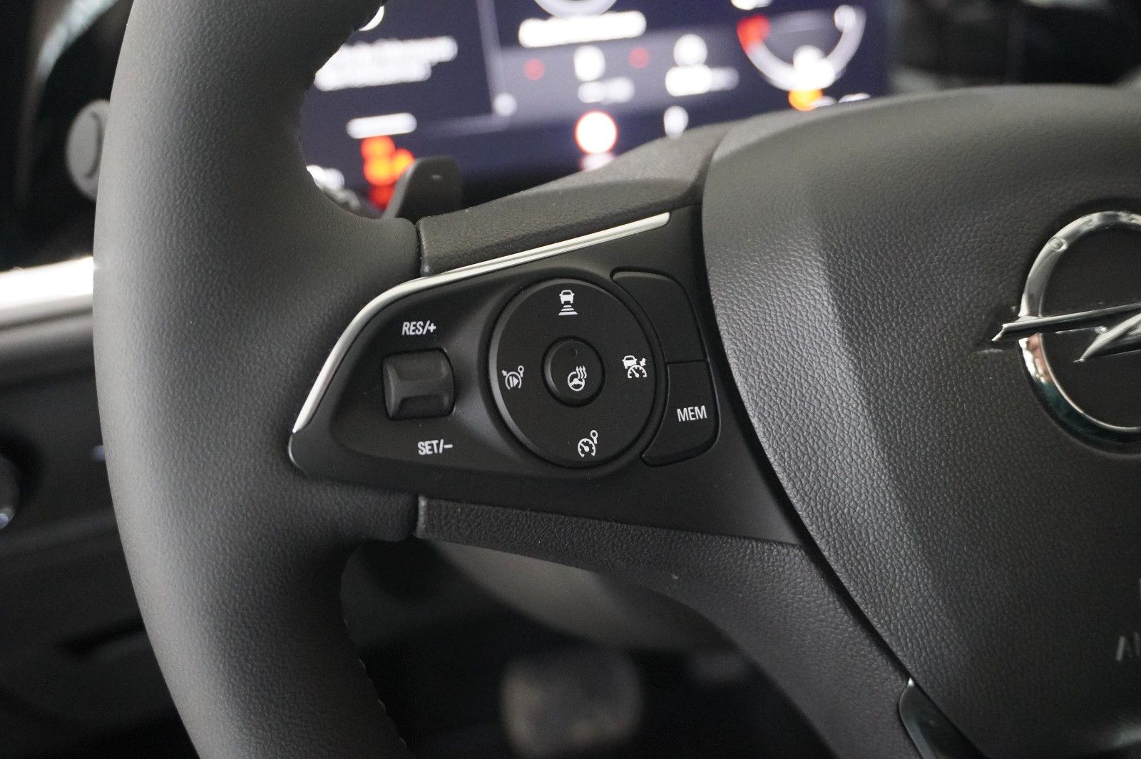 Fahrzeugabbildung Opel Grandland (X) 1.2T GS LINE NAVI/LED/KAMERA/SPORT