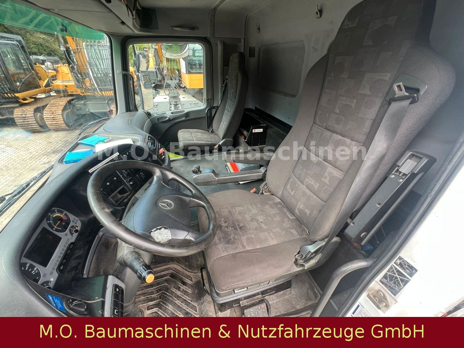 Fahrzeugabbildung Mercedes-Benz Actros 2541 / Saug & Spühlwagen Kroll /13.000L