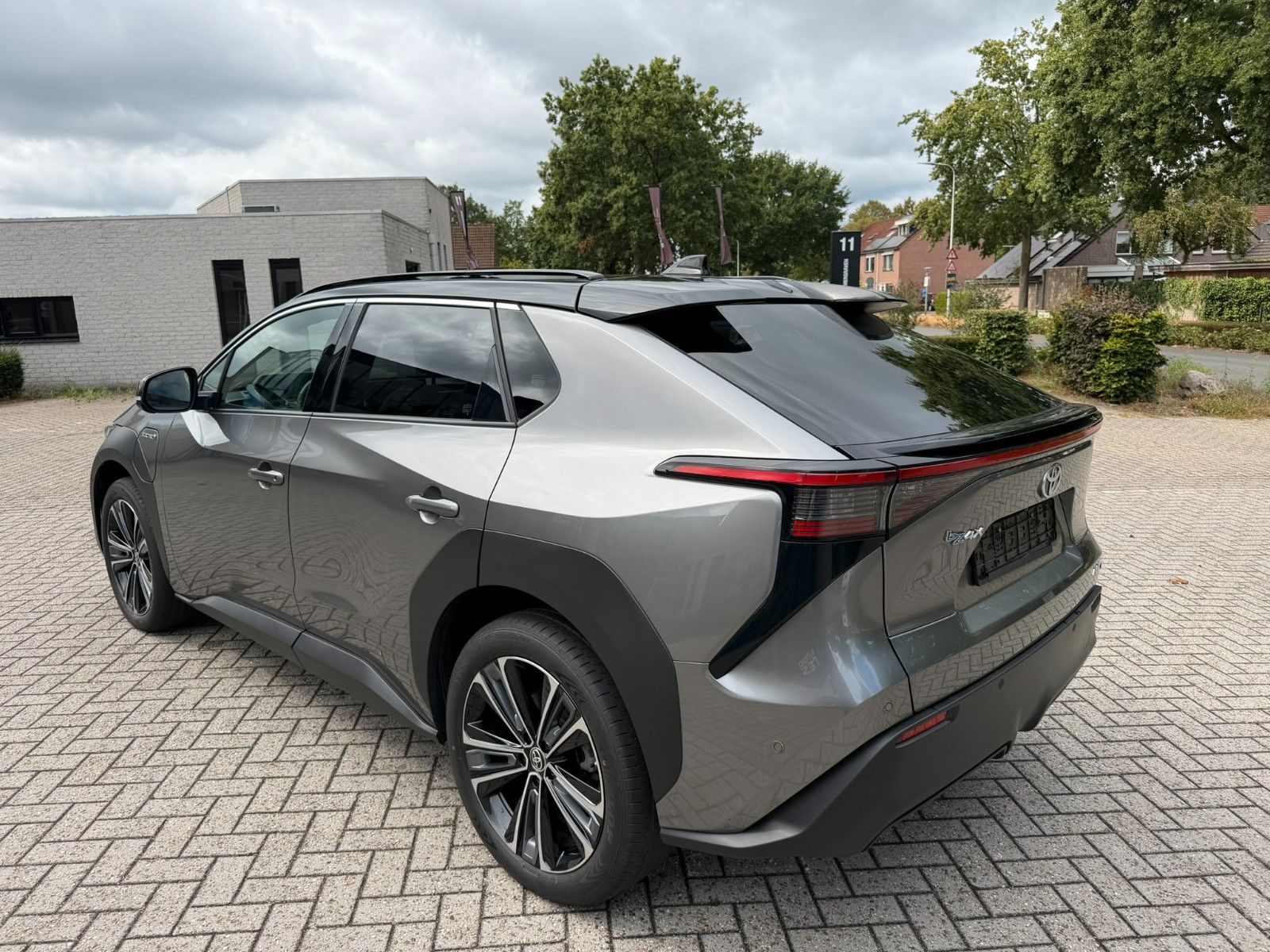Toyota bZ4X Comfort Technik AWD PANO 11.101 km 11 kw foto 3