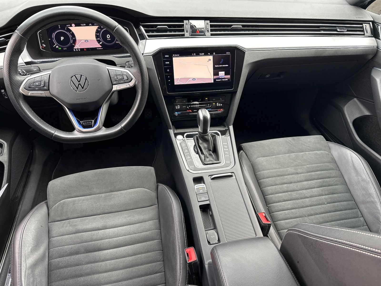 Fahrzeugabbildung Volkswagen Passat Variant 1.4 TSI DSG GTE R-Line NAV+LED