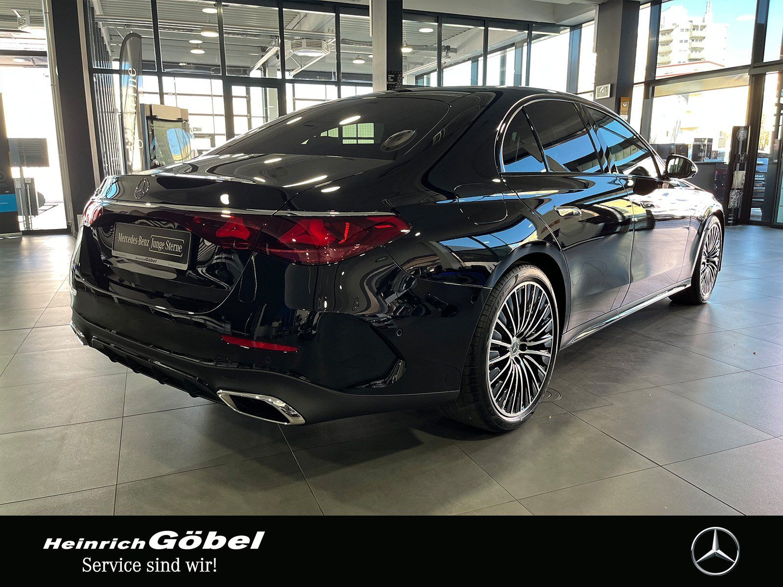 Fahrzeugabbildung Mercedes-Benz E 220 d Edition AMG PANO+DIGITAL.L+SITZKLIMA+20"