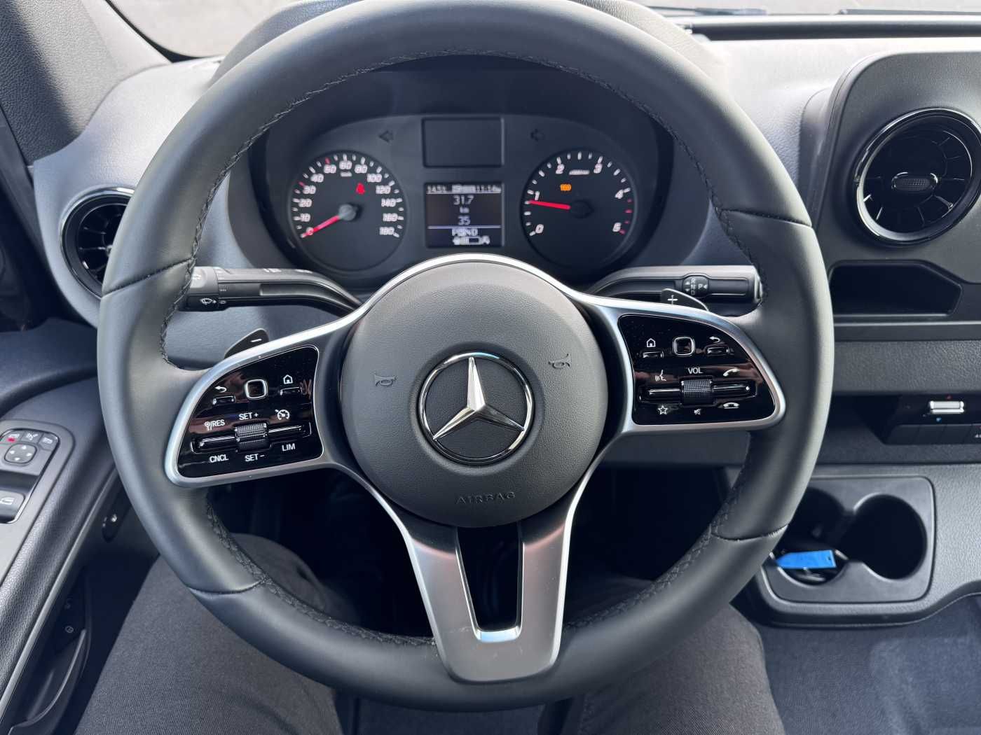 Fahrzeugabbildung Mercedes-Benz Sprinter 517 CDI 3665 Klima Kamera AHK Warmluft