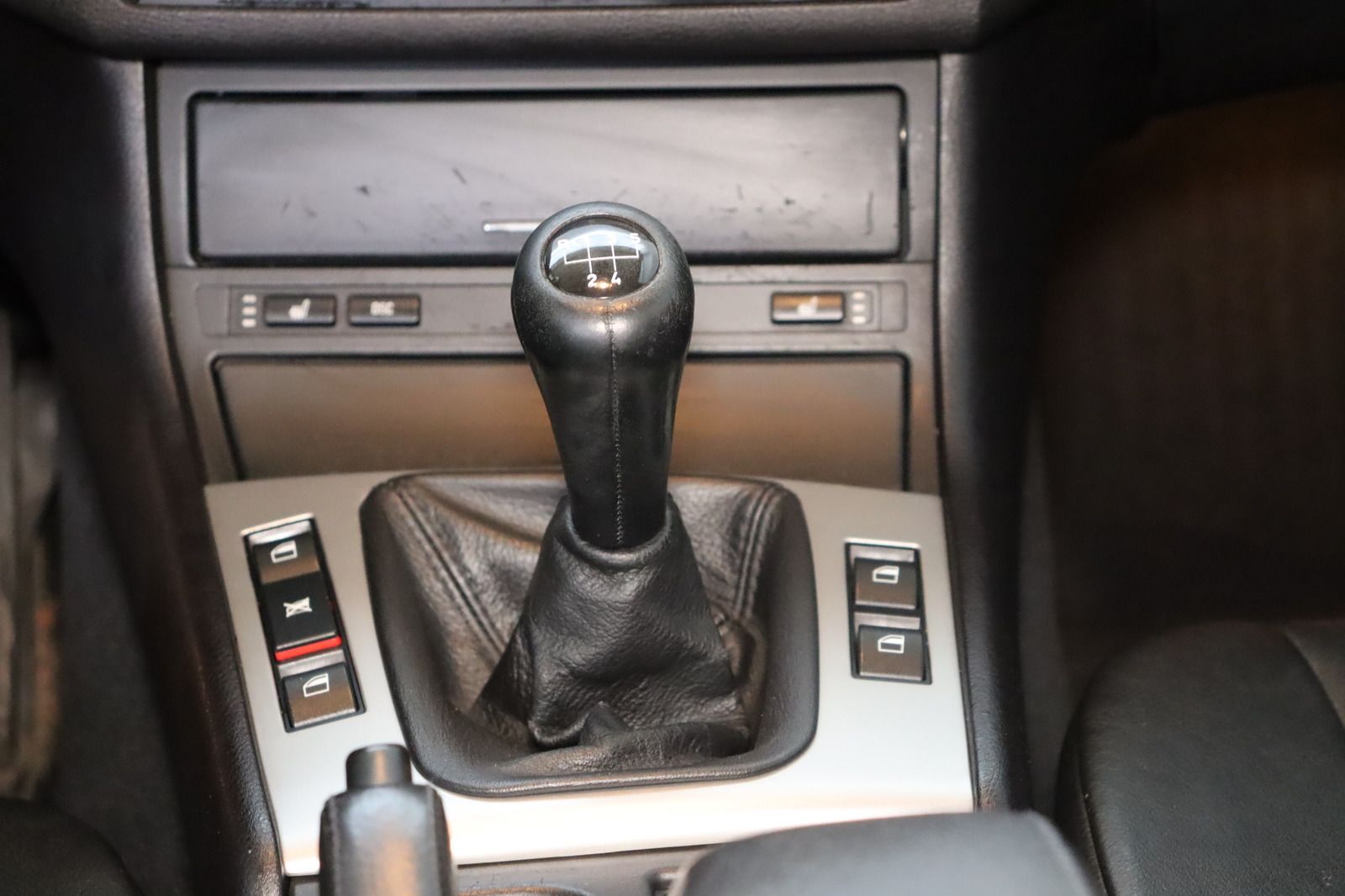 Fahrzeugabbildung BMW 320 i * Xenon * Leder * Sitzhzg. PDC