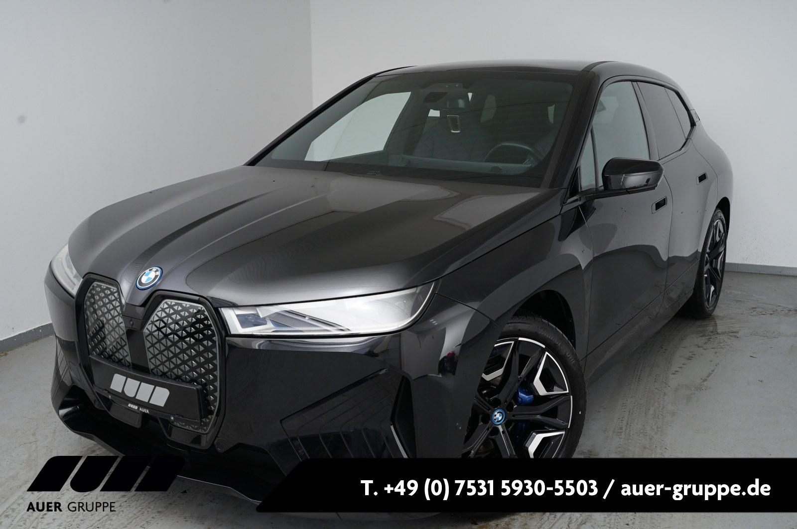 BMW iX xDrive 40 Elektroauto (Sportpaket Navi AHK Pa
