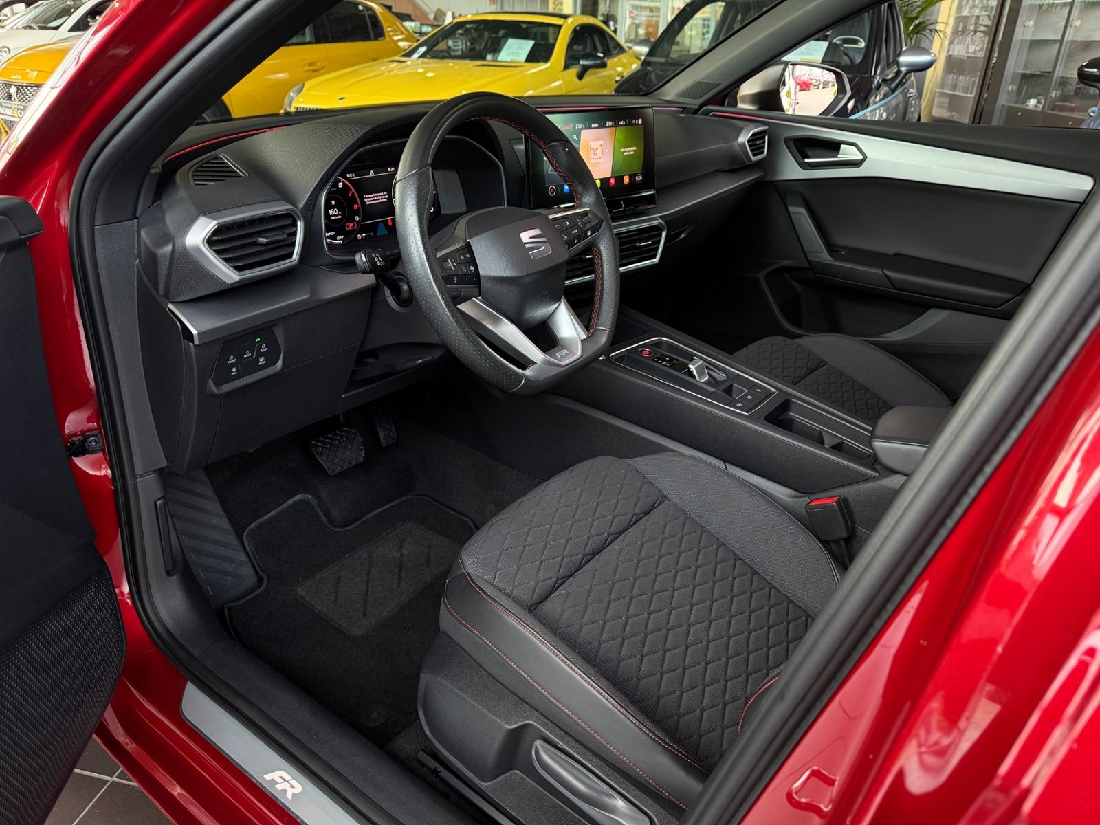 Fahrzeugabbildung SEAT Leon FR RFK LED NAVI CARPLAY