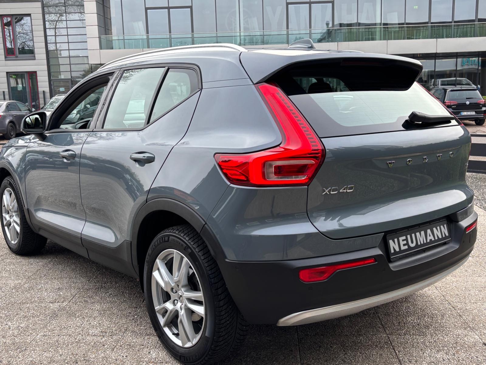 Volvo XC 40 XC40 Momentum Pro 2WD