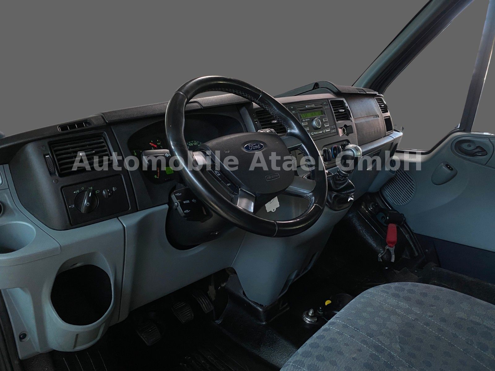 Fahrzeugabbildung Ford Transit Kombi 300 *Rollstuhl-Lift* STANDHZG.2534