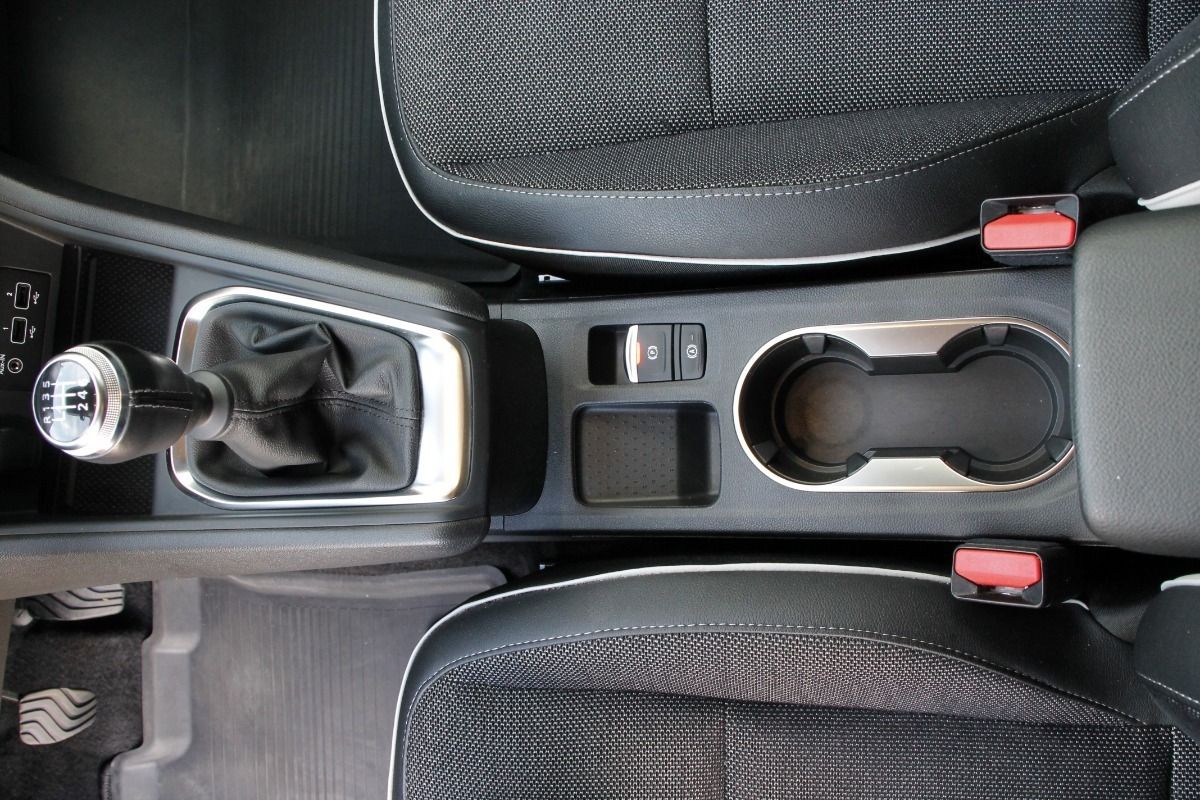 Fahrzeugabbildung Renault Captur Techno Mild Hybrid 140
