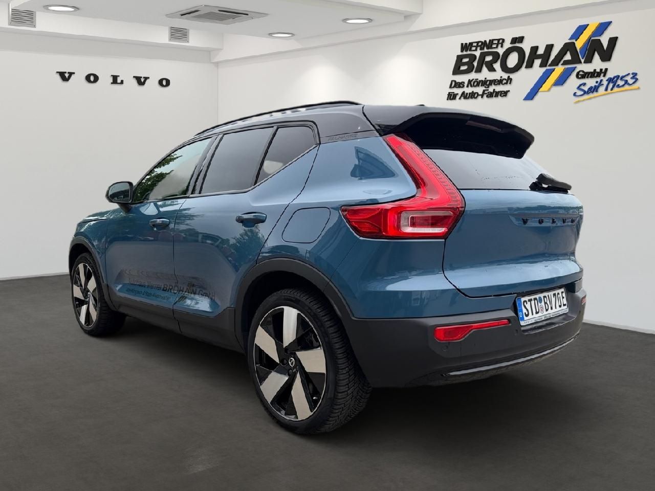 Fahrzeugabbildung Volvo XC40 Single Engine Plus RWD