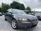 Volvo V50 Kombi 2.0 D Summum/Tempomat/Leder/SHZ/ - gebrauchte Volvo V50 aus dem Jahr 2005