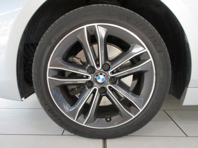 BMW 118 i SportLine LED/NAVI/SHZ/PDC/AHK/STANDHZ/17"
