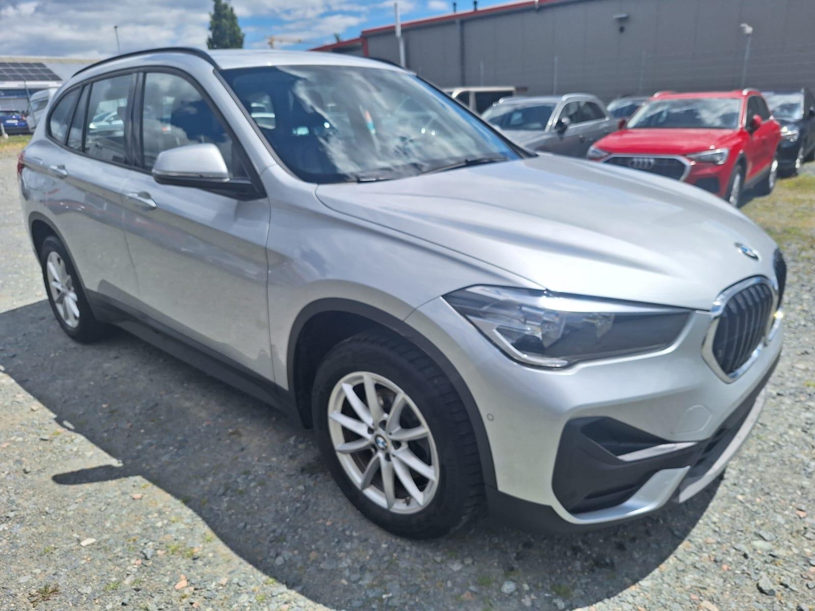 BMW X1 18i SDRIVE ADVANTAGE * NAVI * LEDER * ALU
