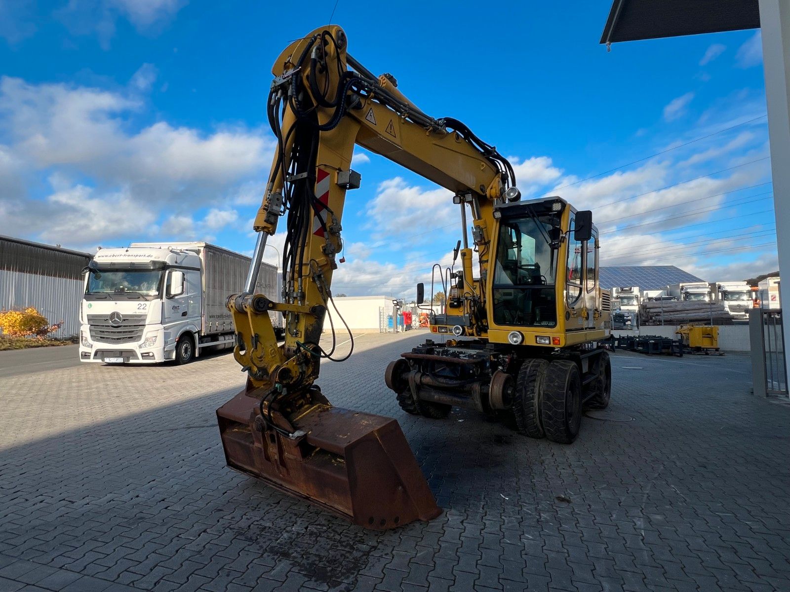 Fahrzeugabbildung Liebherr A 900 C ZW Litronic / 19.393 h / 2011