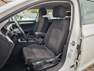 Volkswagen Passat Variant - 12