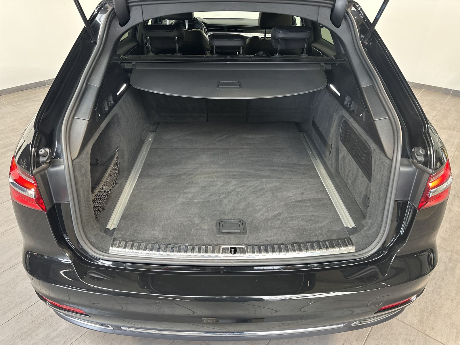 Fahrzeugabbildung Audi A6 Avant 45 TDI Qu S-Line NAV+LED+KAMERA+19ZO+PP