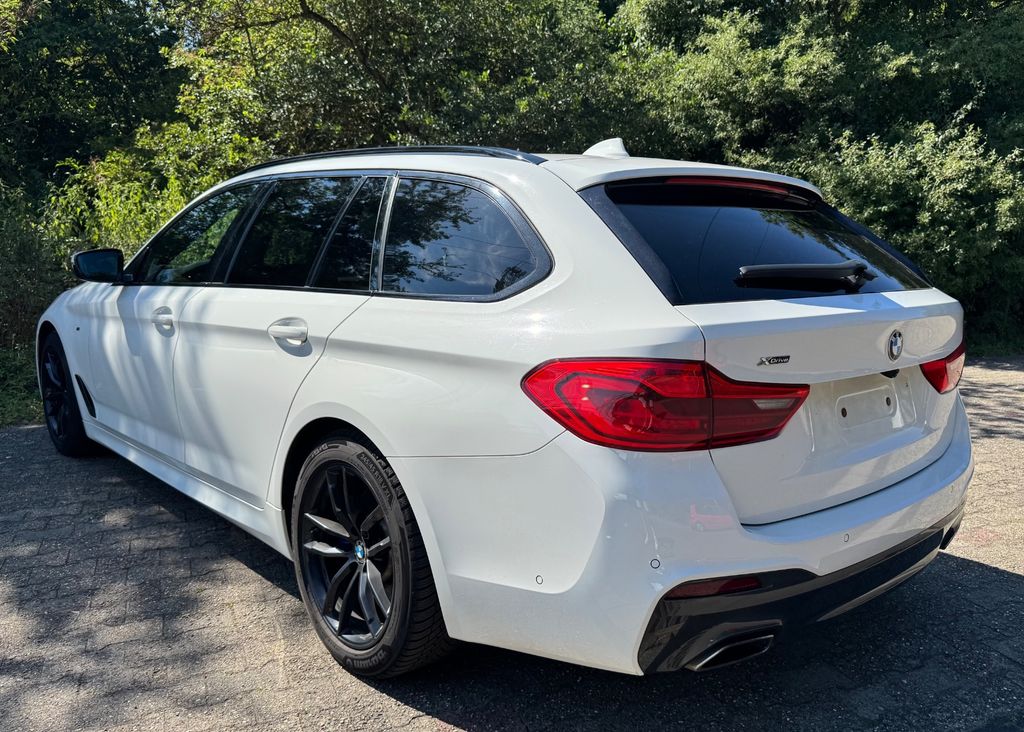 Image of BMW 540