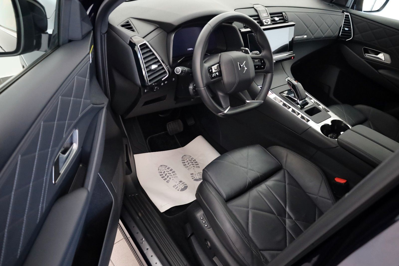 Fahrzeugabbildung DS Automobiles DS7 Crossback E-Tense 4x4 RIVOLI Leder,Navi,LED