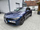 Alfa Romeo Giulia 2.2 Diesel 179PS DNA/Bose/Memory/Keyless - blaue Alfa Romeo Giulia