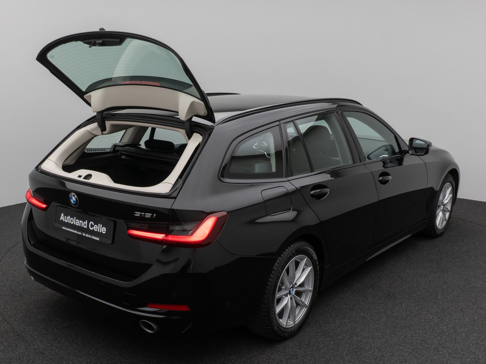 Fahrzeugabbildung BMW 318i Kamera DAB CockPit+ Alarm Geschwindigkeitsr