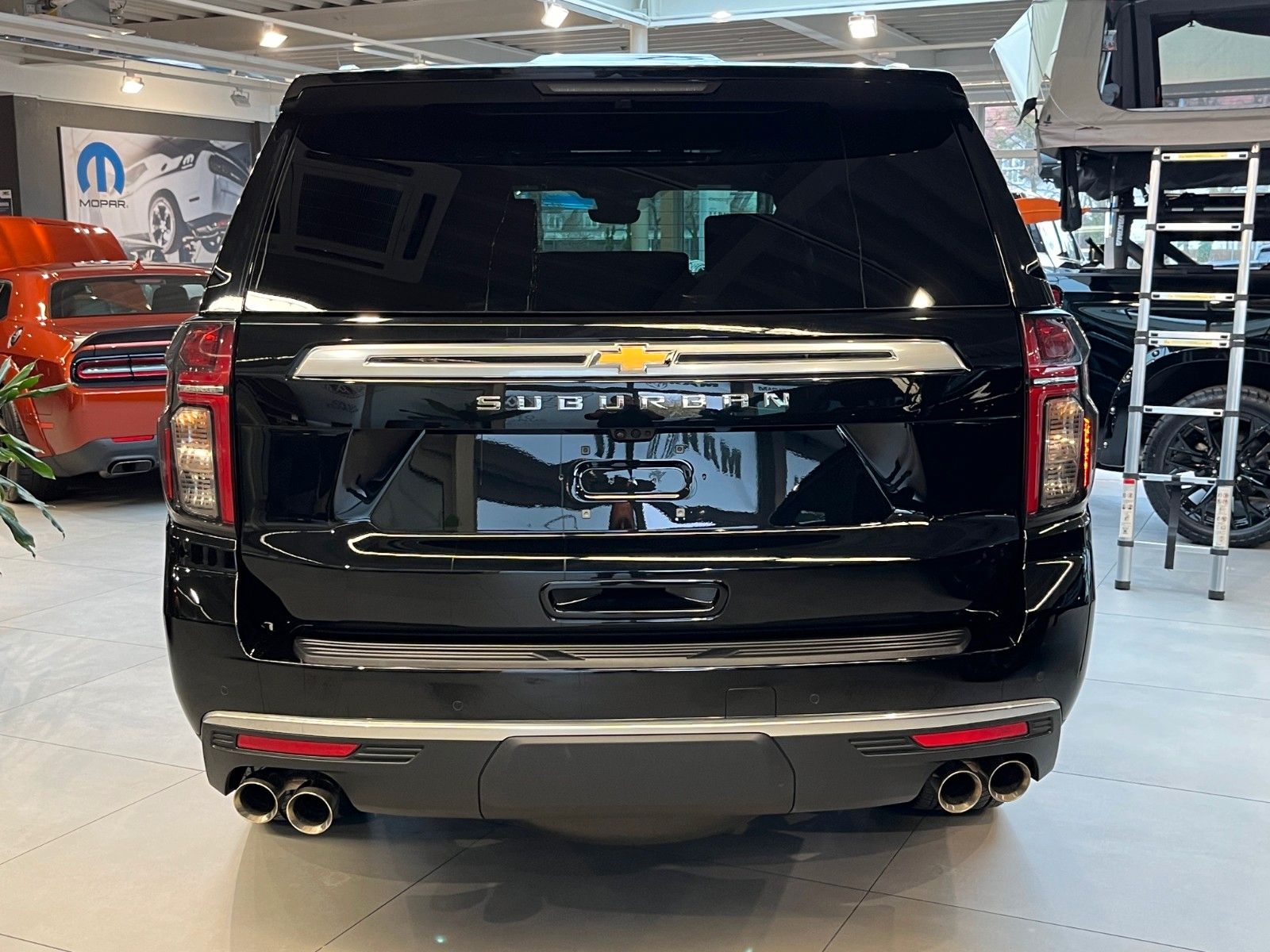 Fahrzeugabbildung Chevrolet Suburban High Country 6.2 *AHK*Pano*360°