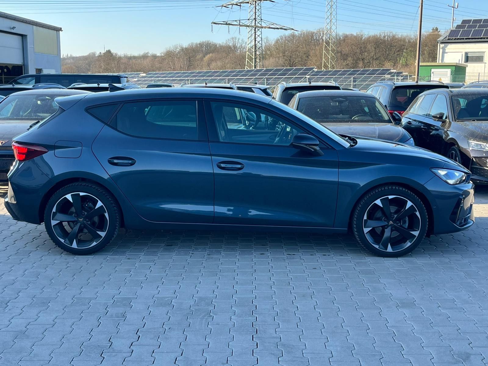 Fahrzeugabbildung CUPRA Leon 2.0 TDI MATRIX*Dinamica*Sennheiser*Int.DRIV