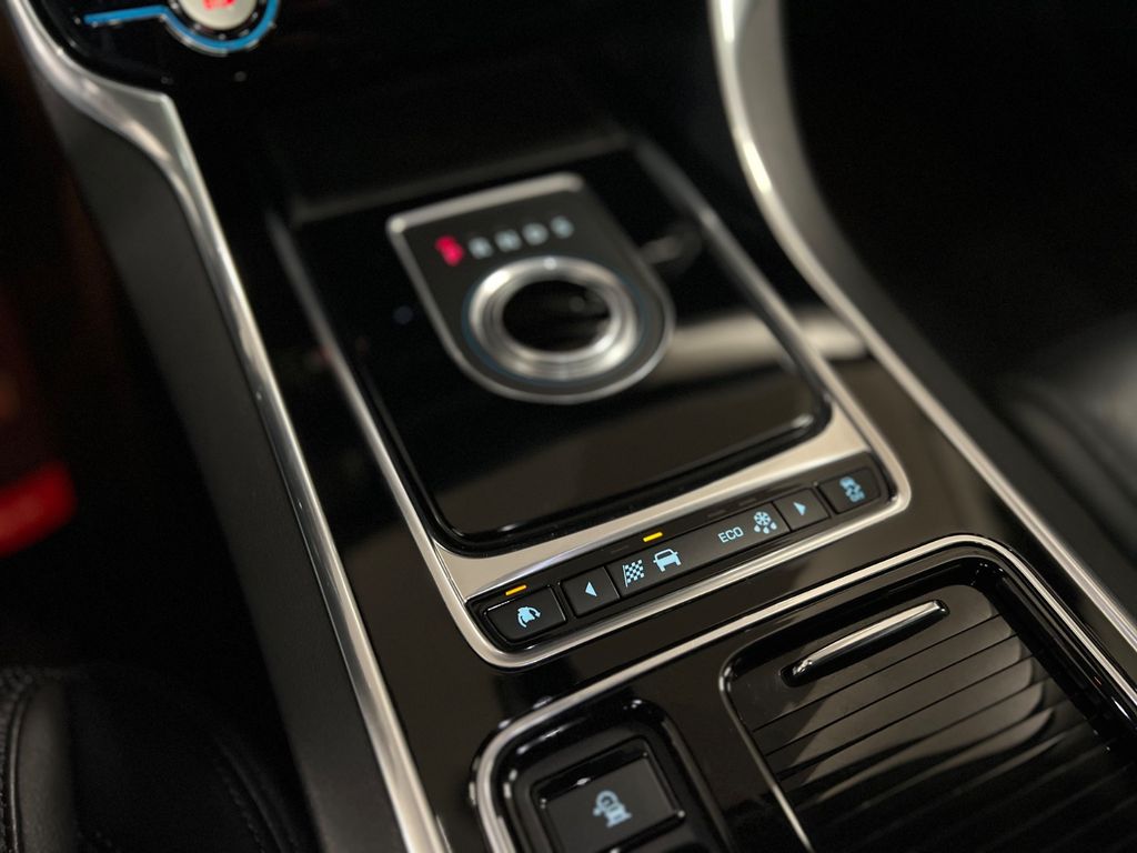 Jaguar XF Prestige/ 1.HAND/ 84.tKM/ 2016/ GARANTIE/ Jaguar XF Prestige/ 1.HAND/ 84.tKM/ 2016/ GARANTIE/