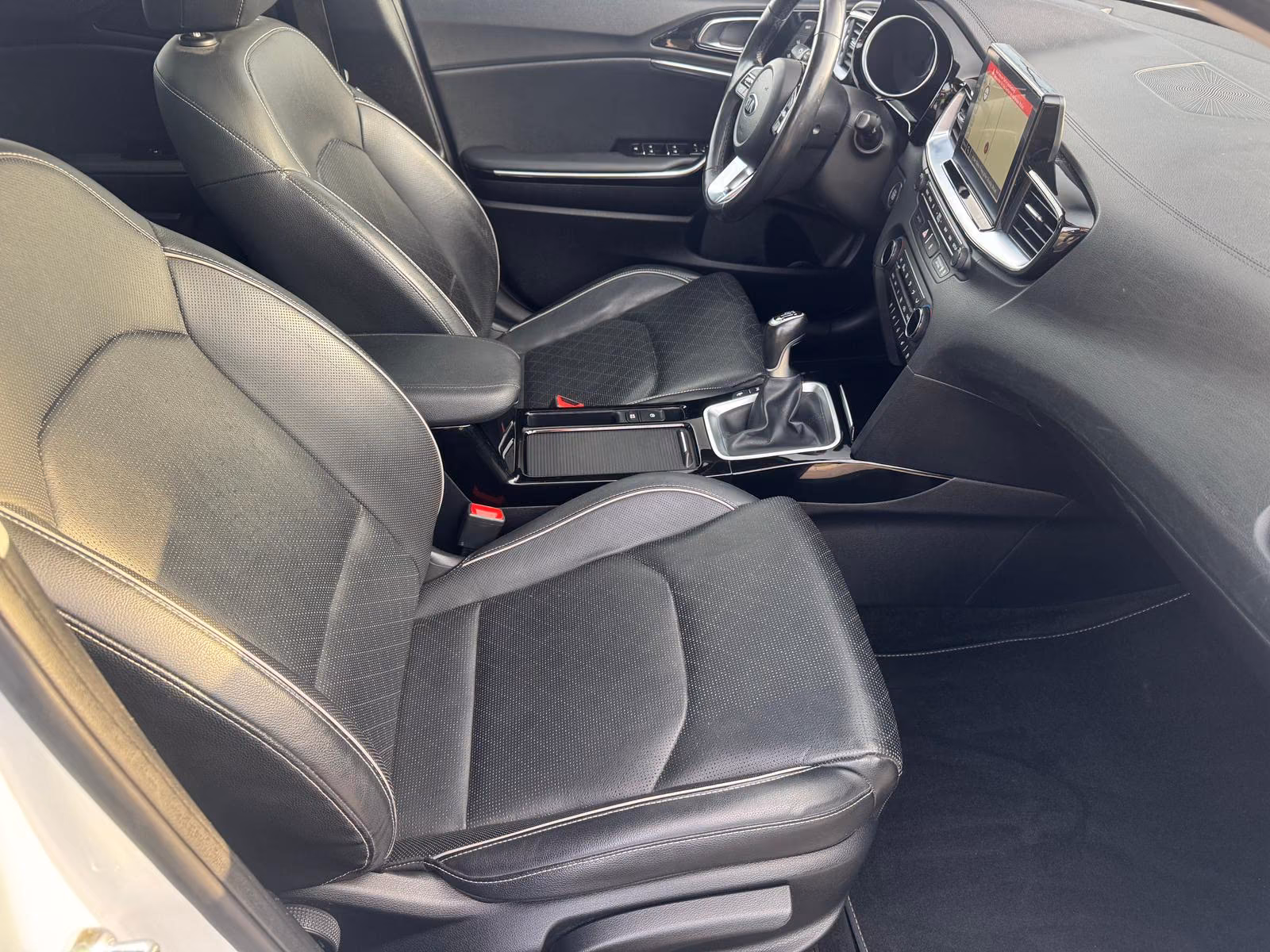 Kia Ceed 1.4 TGDI Platinum Edition*PANO*NAVI*RFK*SHZ
