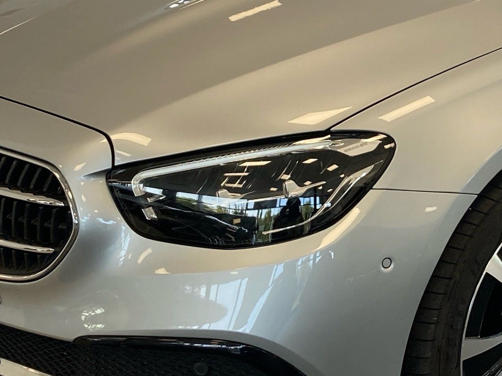 Fahrzeugabbildung Mercedes-Benz E 300 T de Avantgarde*AHK*Kamera*CarPlay*Easy-Pa