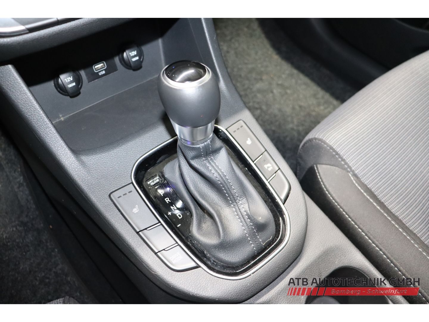 Fahrzeugabbildung Hyundai i30 Kombi Select 1.0 T-GDi 48V DCT Apple CarPlay