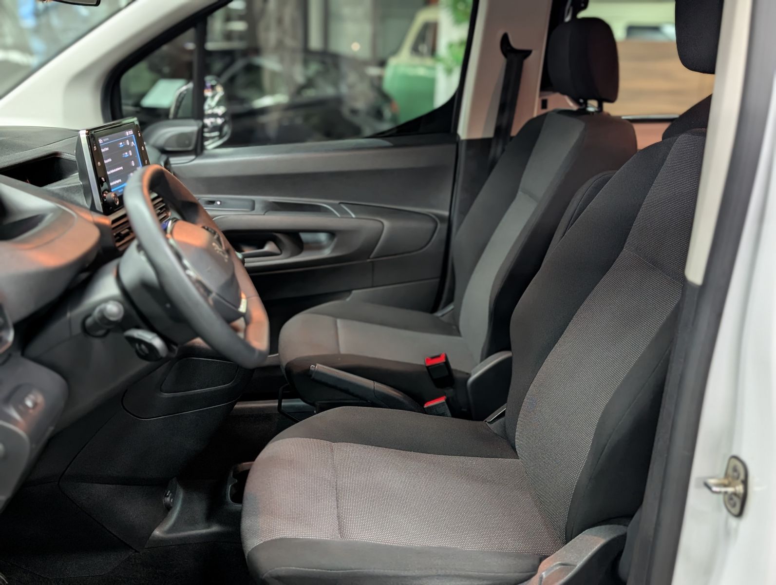 Fahrzeugabbildung Peugeot Rifter L1 Active BlueHDI TEMP PDC KLIMA BLUETOOT